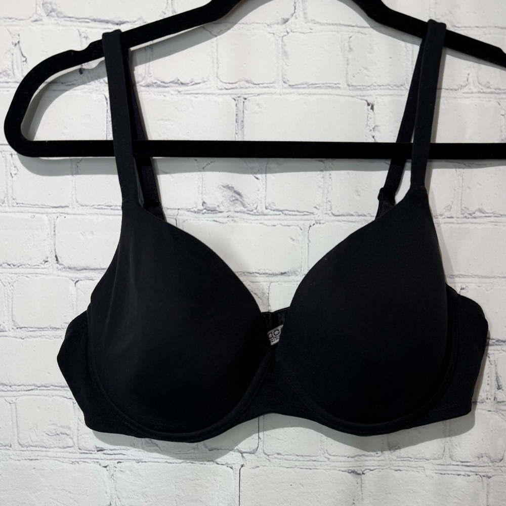 VS BODY by Victoria Shaping Demi size 38C in black